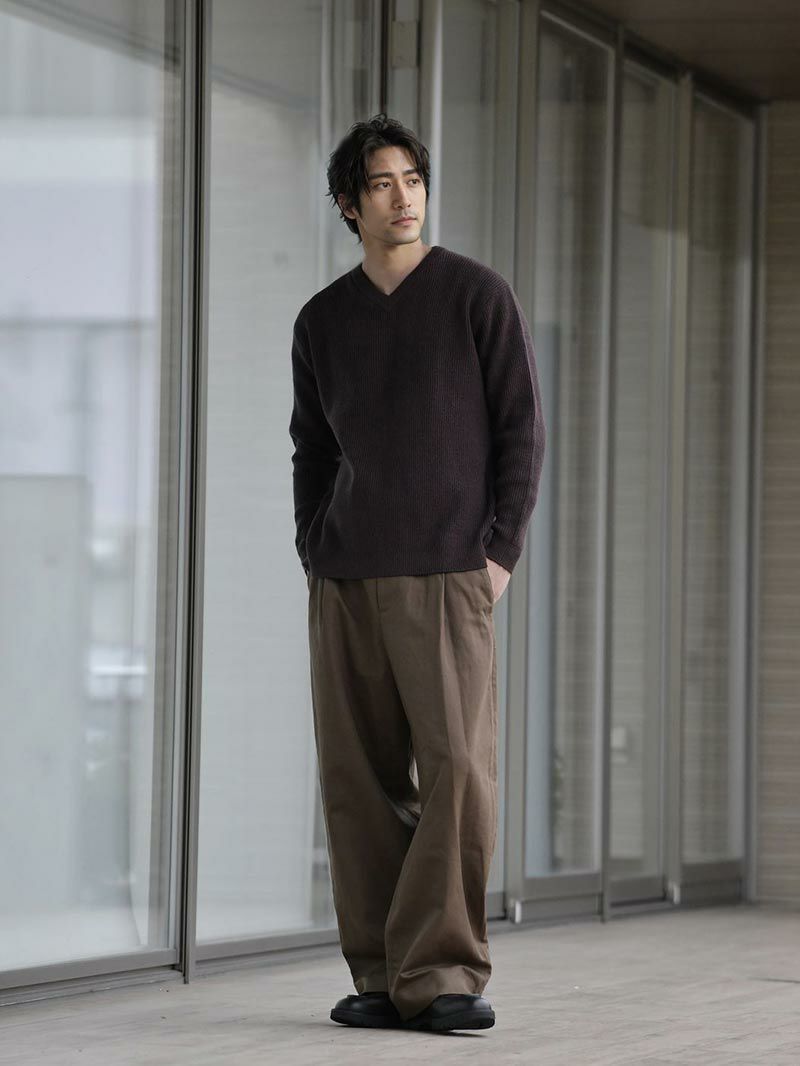 リブ編みVネックニット | DCOLLECTION (ディーコレクション)
